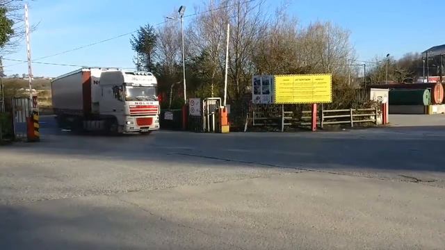 Fodder Crisis 2018: Trucks Entering Nolan Transport смотреть онлайн