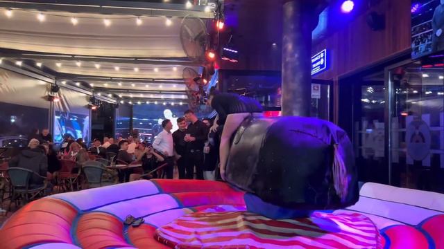 New Year Night Crazy 🤪 Girls Bull Riding In Benidorm Spain 🇪🇸 | Benidorm Bull 🐂