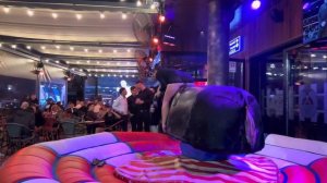 New year night crazy 🤪 girls bull riding in Benidorm Spain 🇪🇸 | Benidorm bull 🐂