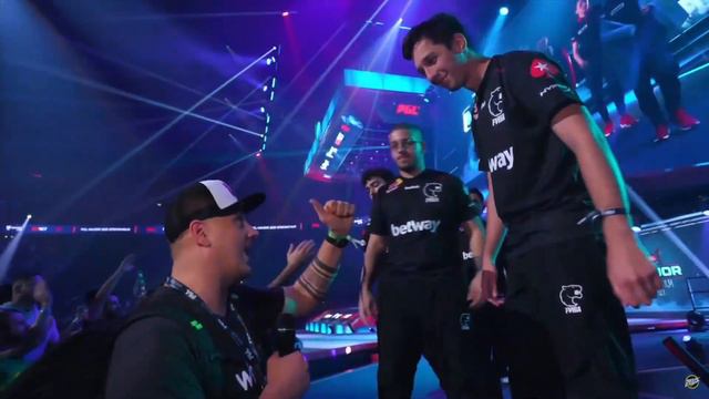 Зевс наваливает кринжа на протяжении 1 минуты 20 секунд I Zeus PGL Major Stockholm 2021 смотреть онлайн