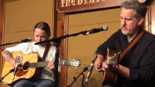 Billy Strings & Bryan Sutton - Last Train From Poor Valley (Station Inn) смотреть онлайн