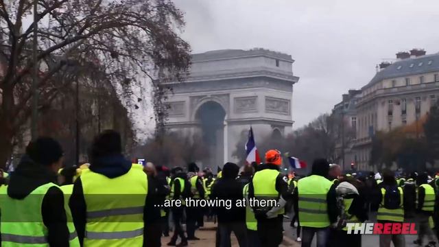 Paris: Yellow Vests Won't Leave Until Macron is Gone | Jack Buckby смотреть онлайн