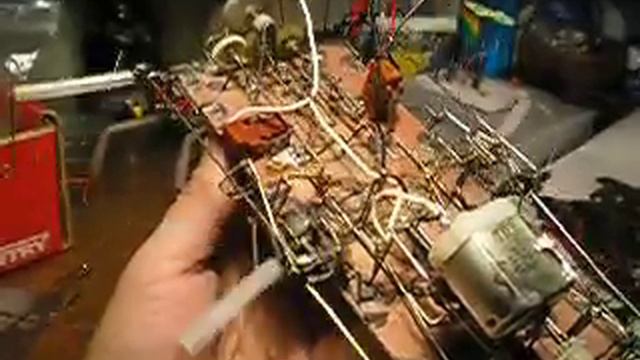 Самодельный робот из скрепок! смотреть онлайн
