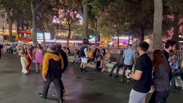 London Summer Nightlife Begins 🇬🇧 London Night Walk смотреть онлайн