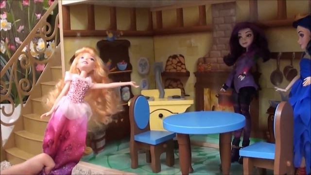 Princess Story: Disney Descendants, Mal, Evie, Sleeping Beauty, Maleficent , Princess Castles Toys смотреть онлайн