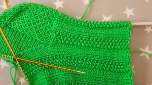 Новогодний узор для носочков. Простой узор для кругового вязания. Подробное видео, схема узора.