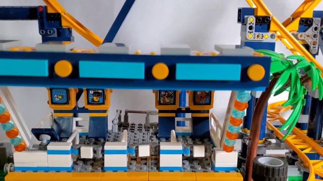 Lego Loop Rollercoaster 10303 Review!