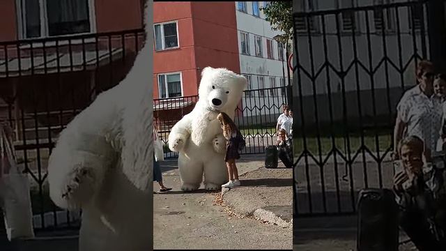 Фредди Фазбер из фнафа атакует школу! 😱 смотреть онлайн