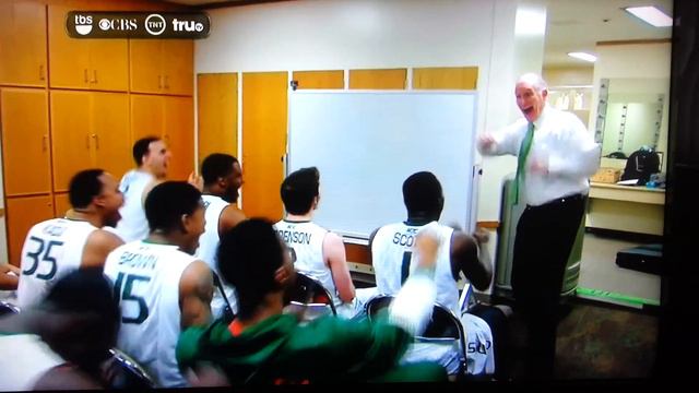 Jim Larranaga does Muhammad Ali dance смотреть онлайн