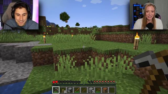 Teaching My Girlfriend How To Play Minecraft! смотреть онлайн