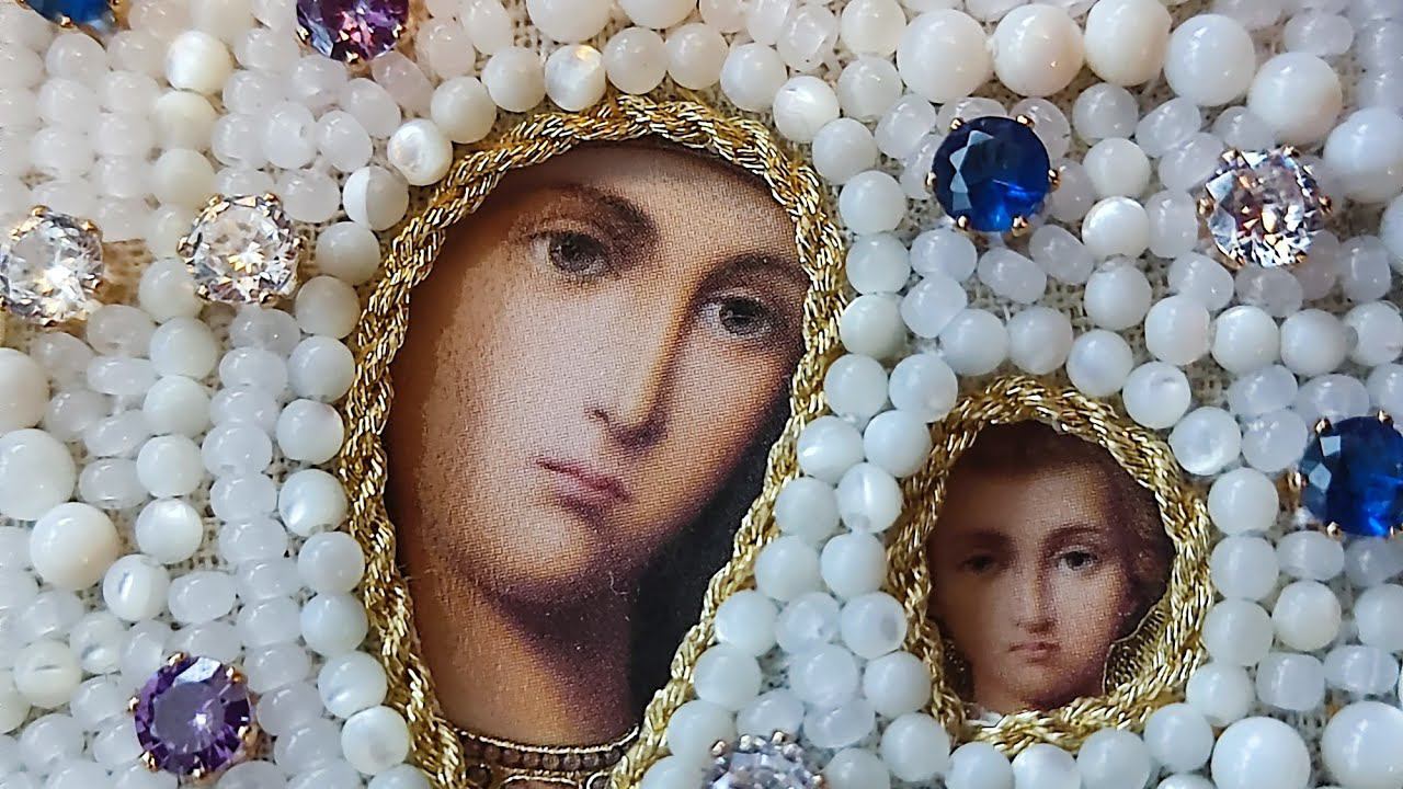 Вышивка миниатюрной Казанской иконы Божией Матери готова.