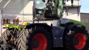 Claas Xerion 5000 Rotating Cabin