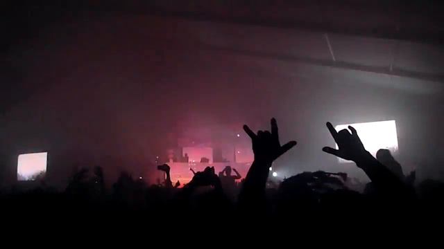 Swedish House Mafia - Leave The World Behind @ Masquerade Motel 2011 смотреть онлайн