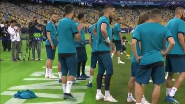 Cristiano Ronaldo last training before match vs Liverpool in Kiev смотреть онлайн