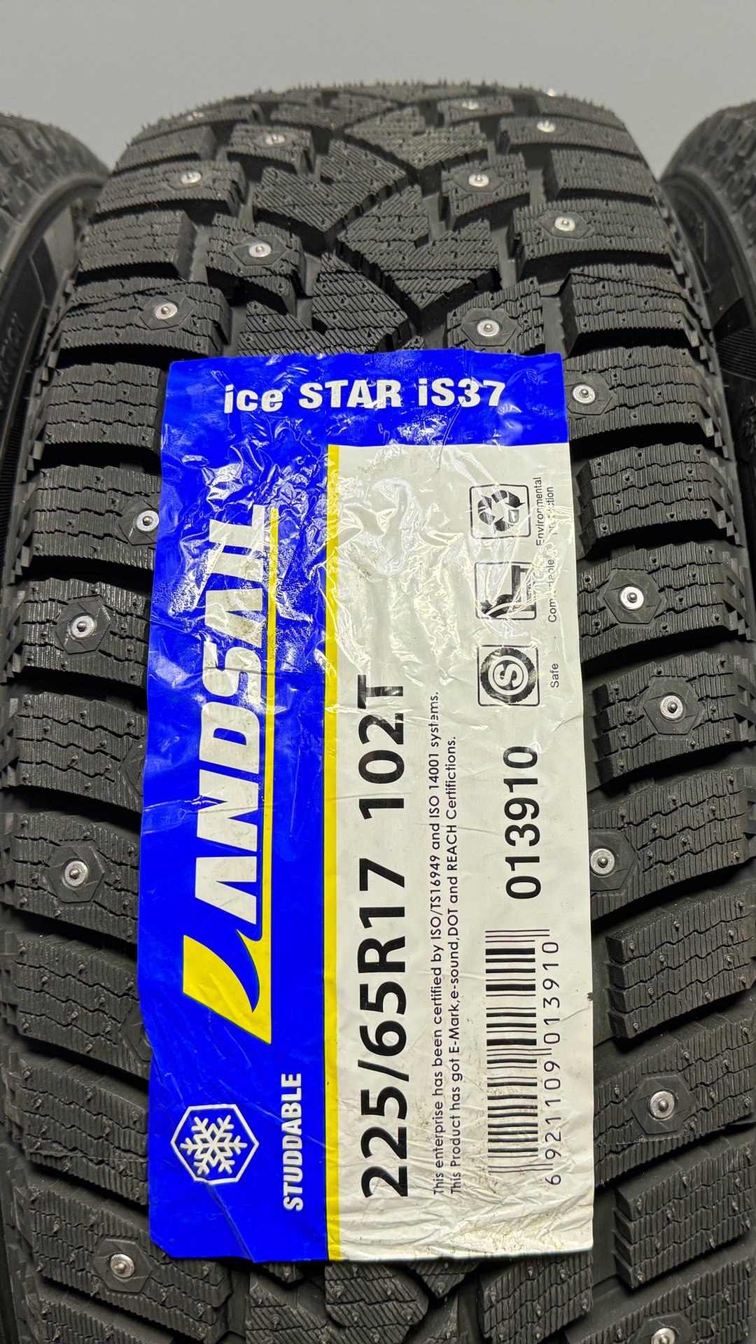 LANDSAIL ICE STAR IS37 225/65 R17 102T