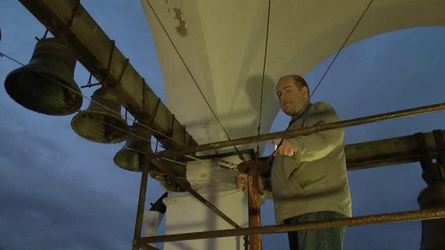 колокольный звон в день празднования праздника Воздвижение Креста Господня смотреть онлайн