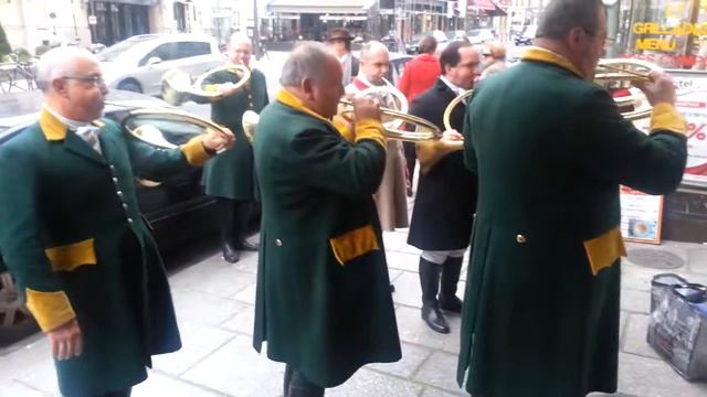 French horn in Paris Please subscribe it is free no charge ever смотреть онлайн