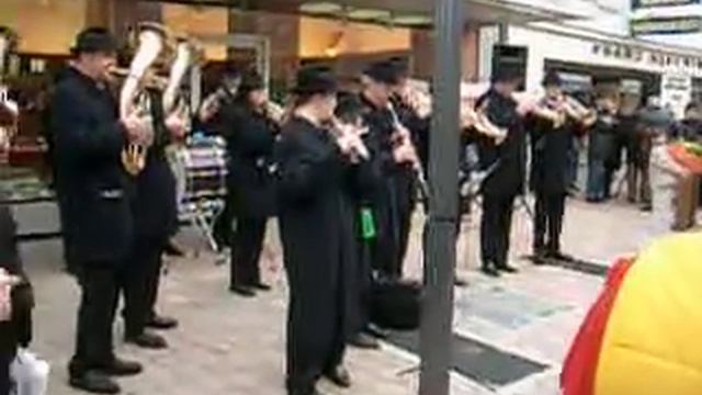 Benita Ferrero-Waldner 2004 in Bruck an der Leitha (Bundespräsidentschaftswahlkampf) - Teil 02.AVI смотреть онлайн