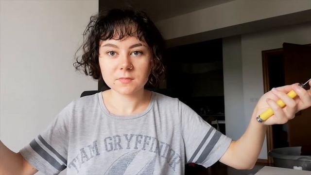 DISCUSSING ALIEN CONSPIRACY THEORIES AND EATING PANCAKES смотреть онлайн