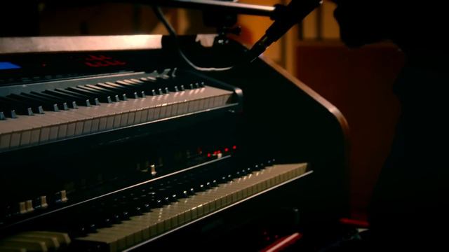 Hozier - Nina Cried Power (feat. Mavis Staples) - Live At Windmill Lane Studios смотреть онлайн