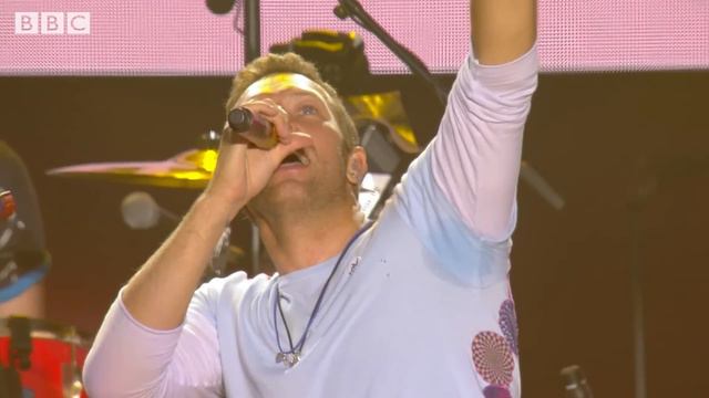 Coldplay - Fix You (One Love Manchester) смотреть онлайн