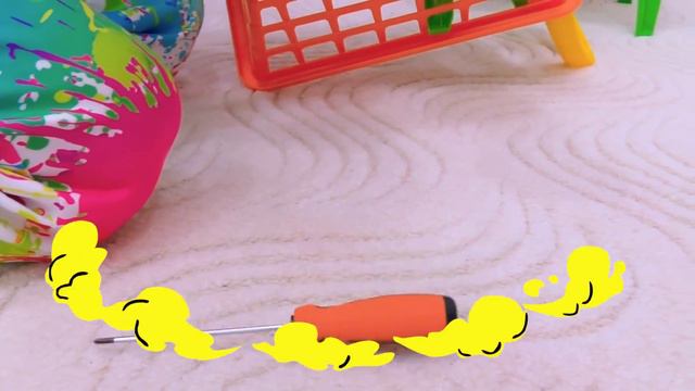 Подружка как маленькая в коробке с игрушками смотреть онлайн