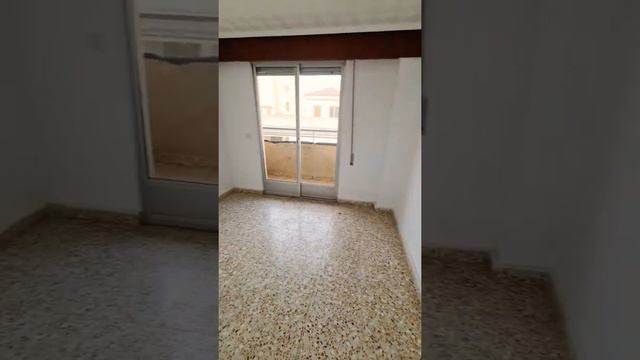 4 BED APARTMENT FOR RENOVATION IN TORREVIEJA | 54.000€ смотреть онлайн
