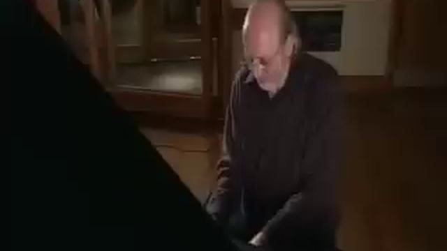 Eric Woolfson playing medley of APP songs on the piano смотреть онлайн