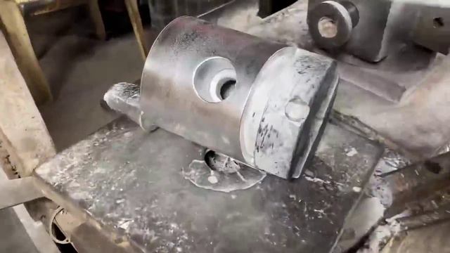 Пакистанцы сами изготавливают поршни для двигателей смотреть онлайн