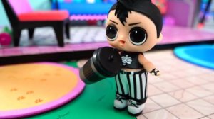 Барби стала Куколкой ЛОЛ! Кто лучше Барби или LOL Neonlicious?