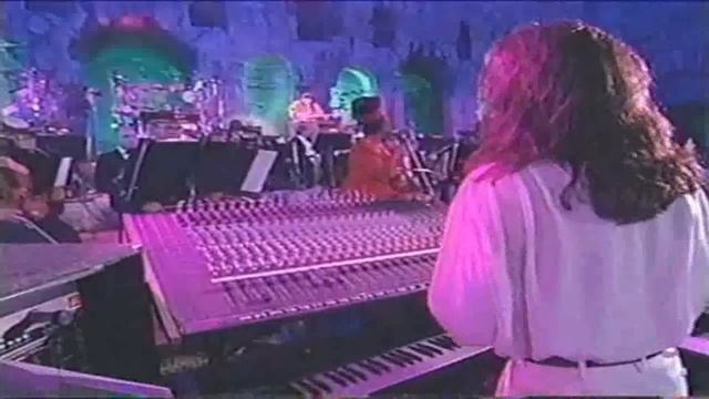 Yanni - The Rain Must Fall - Live At The Acropolis (HD)