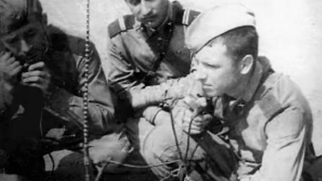 Листая ДМБ альбомы своих друзей (версия вторая) смотреть онлайн