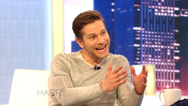 Gilmore Girls' Matt Czuchry on the Last 4 Words смотреть онлайн