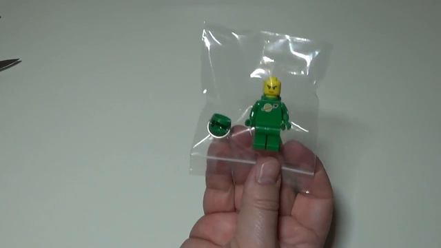 Lego Classic / Vintage Space Minifigures - Collecting all of the different coloured figs available смотреть онлайн