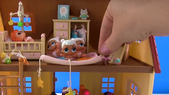 LOL Surprise Doll Lil Sisters Set Up Nurse смотреть онлайн