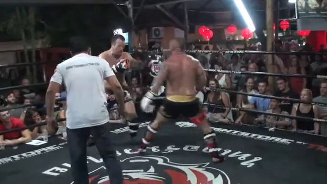BBQ Beatdown 81: Matt (England) vs James (Australia) смотреть онлайн