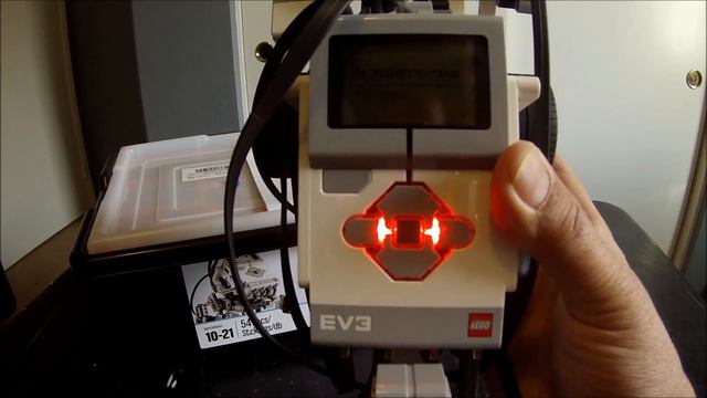 "How To Turn On And Off The LEGO Mindstorms EV3 Brick" смотреть онлайн