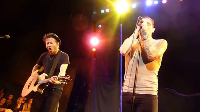 Brent Smith & Zach Myers of Shinedown - Shed Some Light [Acoustic] 1/12/13 смотреть онлайн