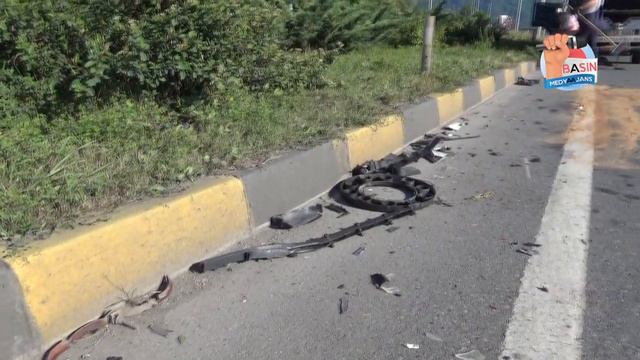 TIR ile otomobil çarpıştı… 1 yaralı… смотреть онлайн