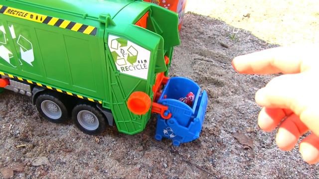 Кукла Беби Бон и Мусоровоз Машинка Играем в Песочнице Мультик Игрушки Для детей смотреть онлайн