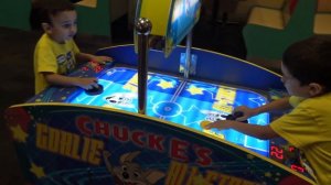VLOG Chucky Cheese's adventure ВЛОГ Алим развлекается на детской площадке Чаки Чиз