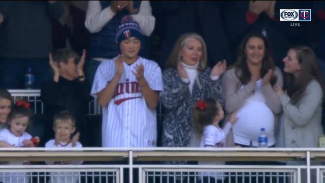 Twins' Joe Mauer catches for the first time since 2013 смотреть онлайн