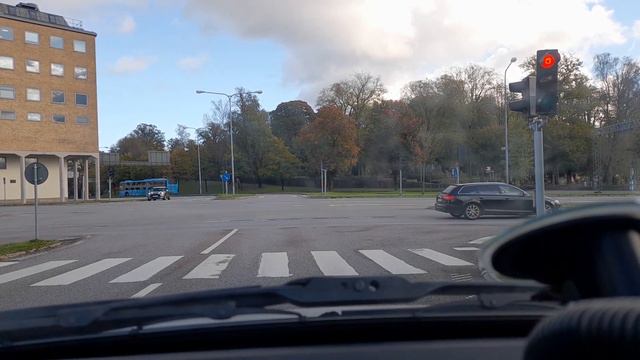 Köra från Solvarvs g till Eko butik i knalleland, Borås via Sven Erikson g, Yxa hammar g, 5 okt202 смотреть онлайн