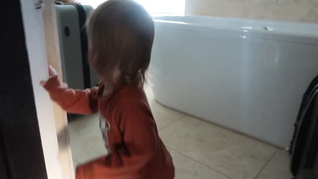LAST DAY IN OUR HOUSE & EMPTY HOUSE TOUR | MOVING VLOGS смотреть онлайн