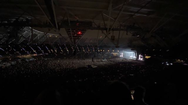 Green Day - Jesus of Suburbia Firework finish - Hella Mega Tour London смотреть онлайн