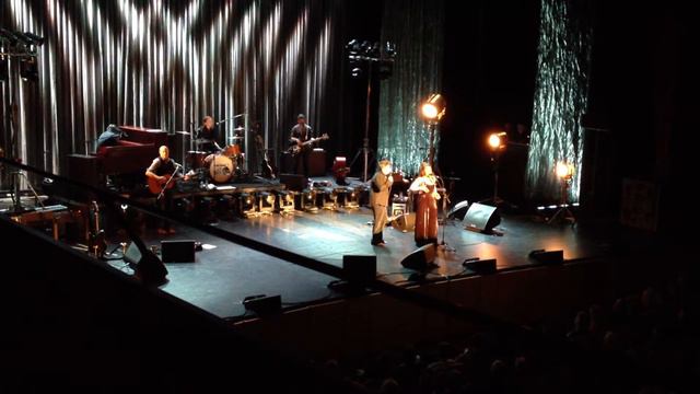 k.d. lang & Jane Siberry - Calling All Angels.MOV смотреть онлайн