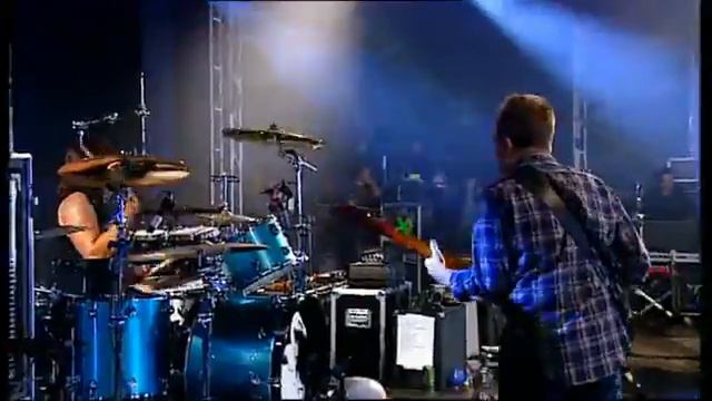 [02] THEM CROOKED VULTURES - Dead End Friends live @ Reading 2009 HQ 16 9.flv смотреть онлайн