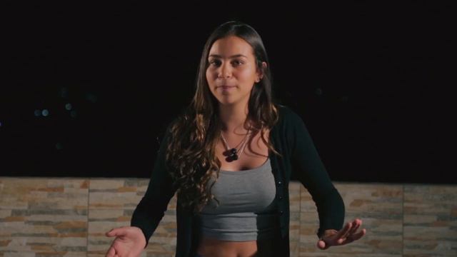 NIKOL VALLE (VINESTAR) CON STEVE AOKI, J BALVIN & ELECTRIC FEATHERS смотреть онлайн