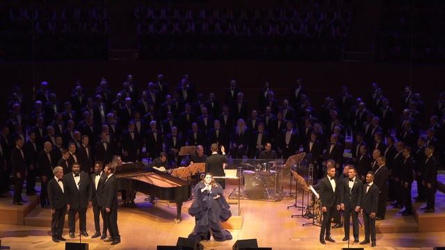 GMCLA 40th ANNIVERSARY CONCERT Chrissy Metz performing 'I'm Standing with You' смотреть онлайн