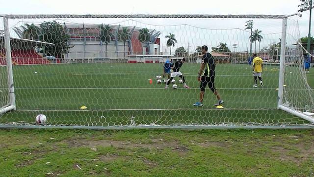 martin viveros entreno de arqueros junio 21 2013 en el cascarita tapia смотреть онлайн